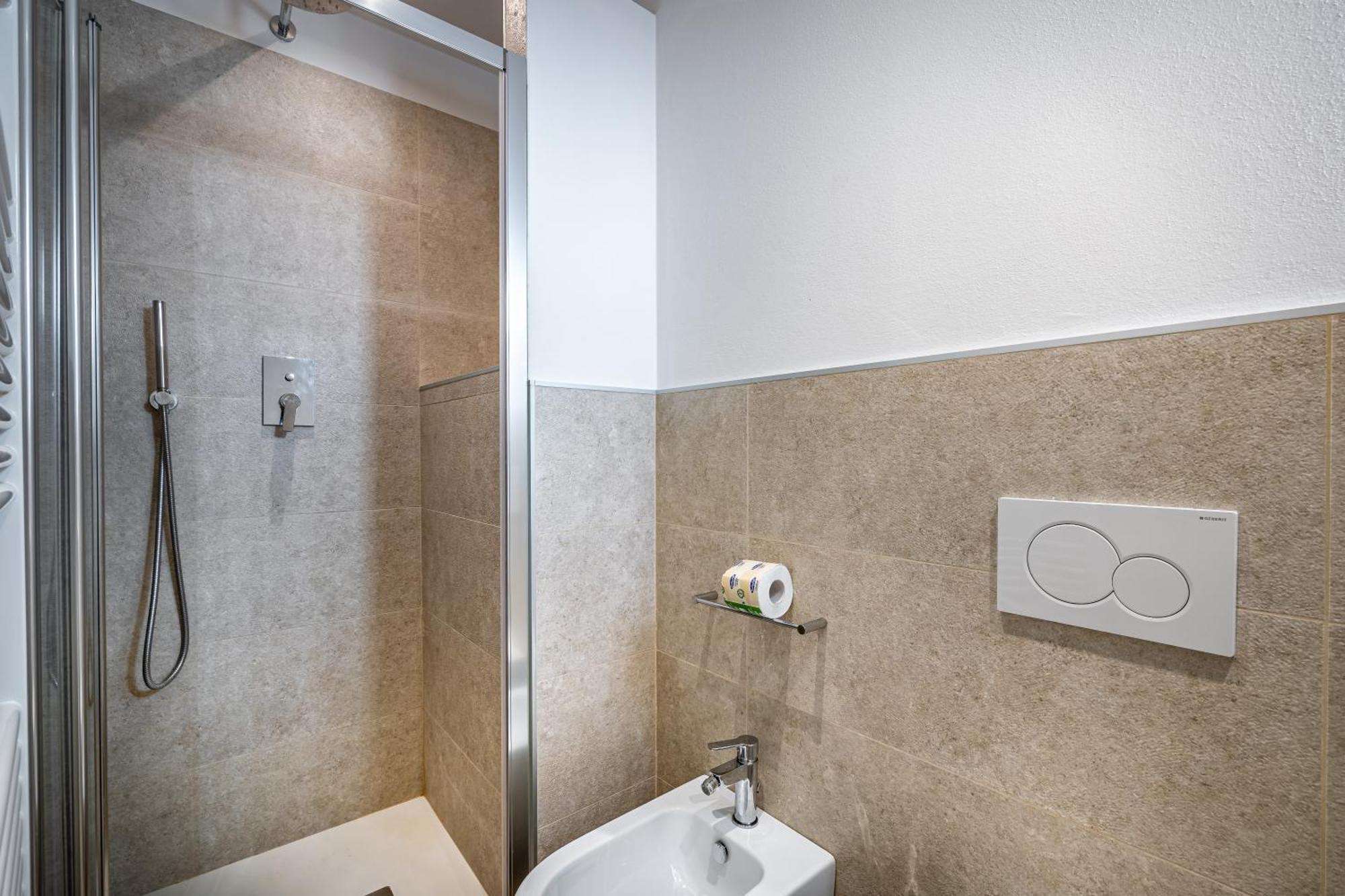 Roommo Via Dei Pilastri Giada Флоренция Экстерьер фото